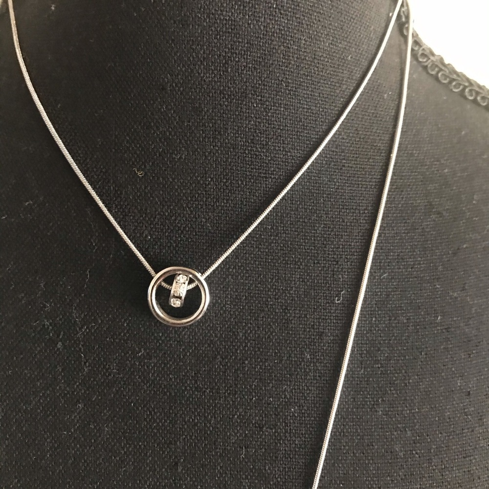 Express double chain circle in circle silver adjustable necklace - Picture 3 of 9